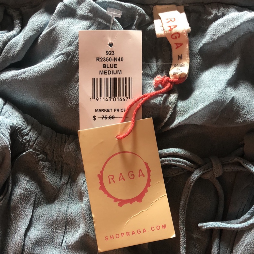 🔥SOLD🔥 NWT RAGA Madi cold-shoulder blue blouse in size M - Picture 3 of 4